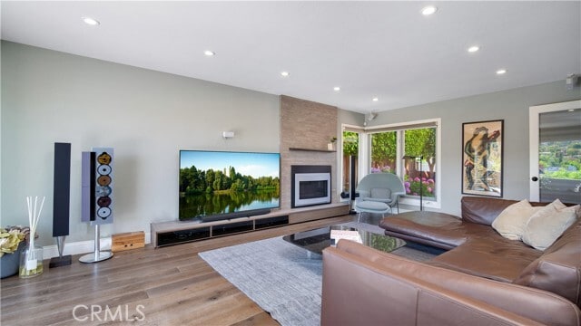Building Photo - 10 Flintridge