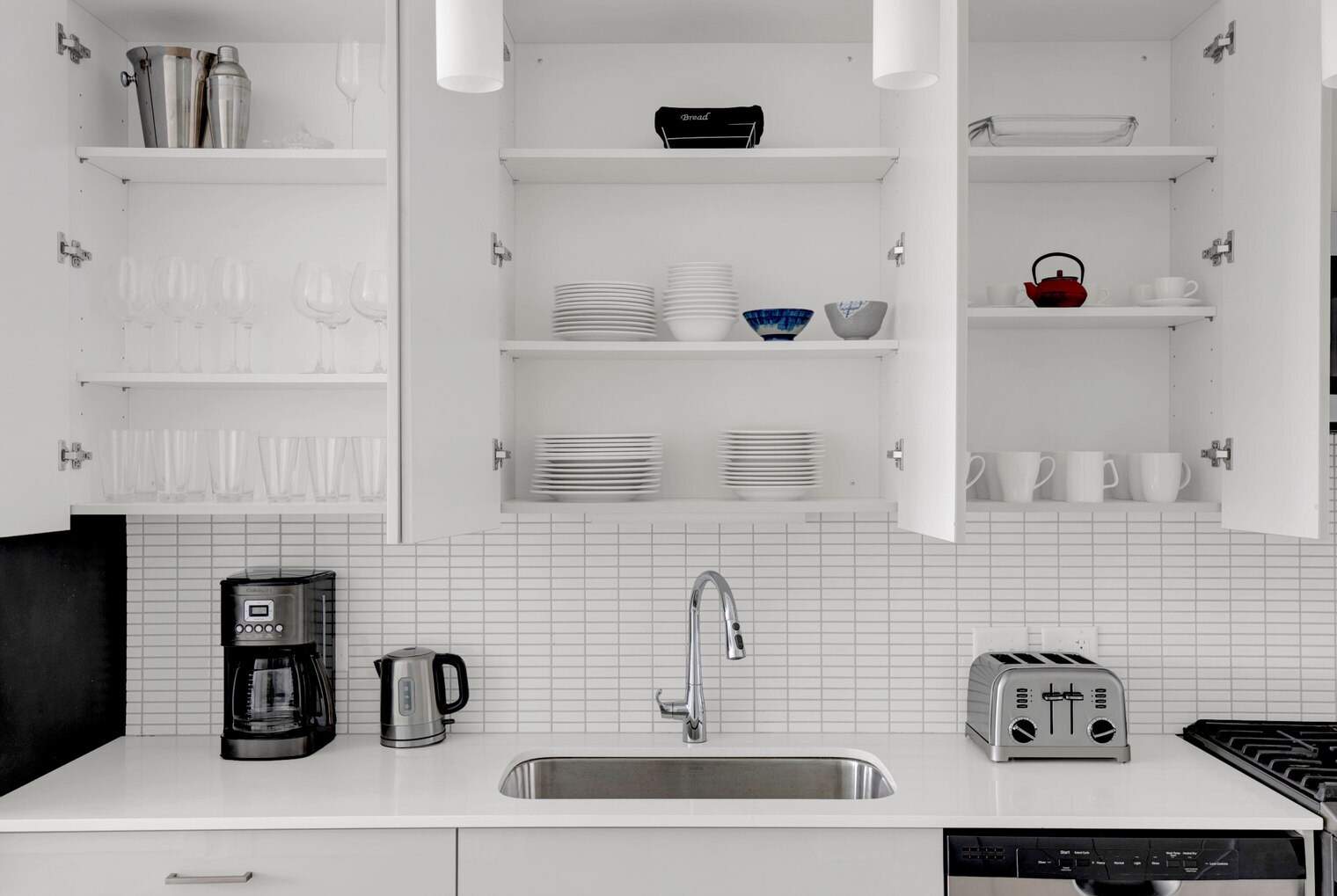 Building Photo - 330 3rd Ave W