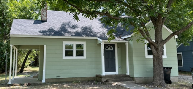 Building Photo - 1114 Commerce- House