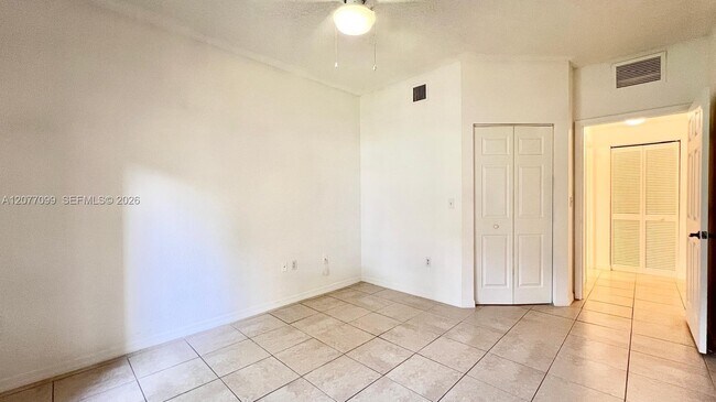 Building Photo - 3021 Alcazar Pl