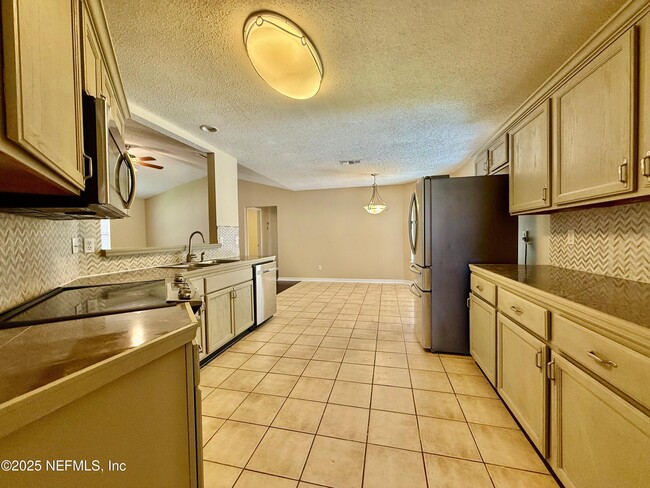 Building Photo - 1861 Weston Cir