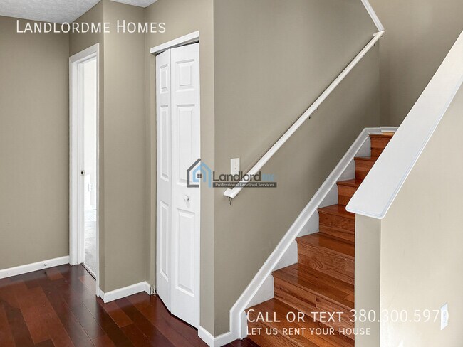 Building Photo - 8111 Royal Elm Dr