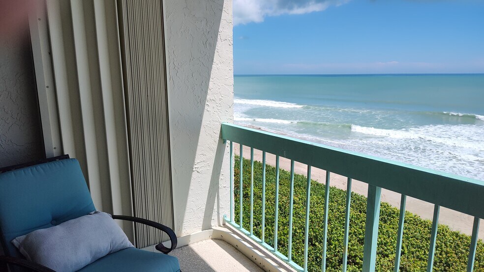 Building Photo - 9940 S Ocean Dr