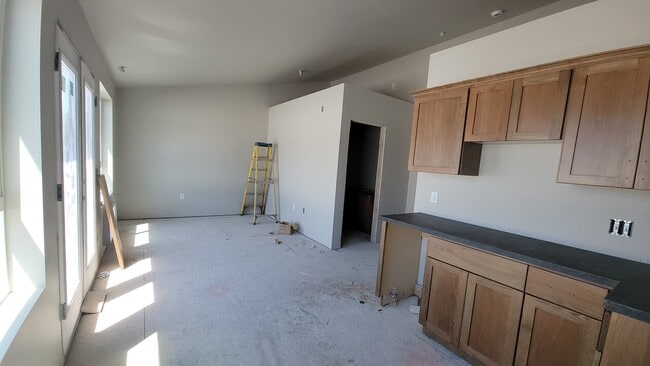 Building Photo - Baker Street Lofts