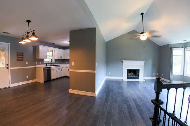 Building Photo - 84 Indian Hills Dr