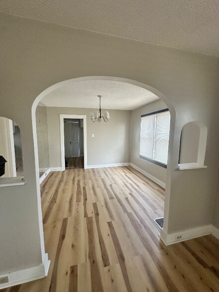 Building Photo - 2732 Queensboro Ave