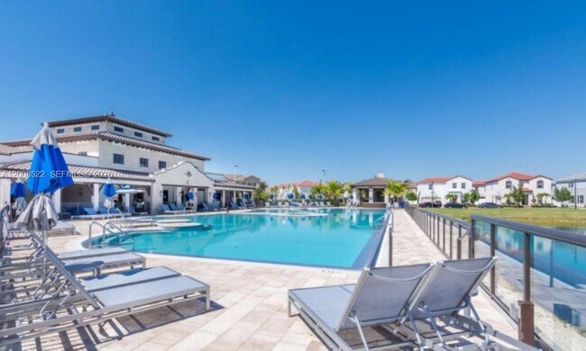 Building Photo - 9401 SW 172nd Ave