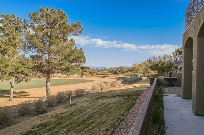 Building Photo - Beautiful 2 bd/2 bath condo in luxury gated Summerlin community ON TPC GOLF COURSE