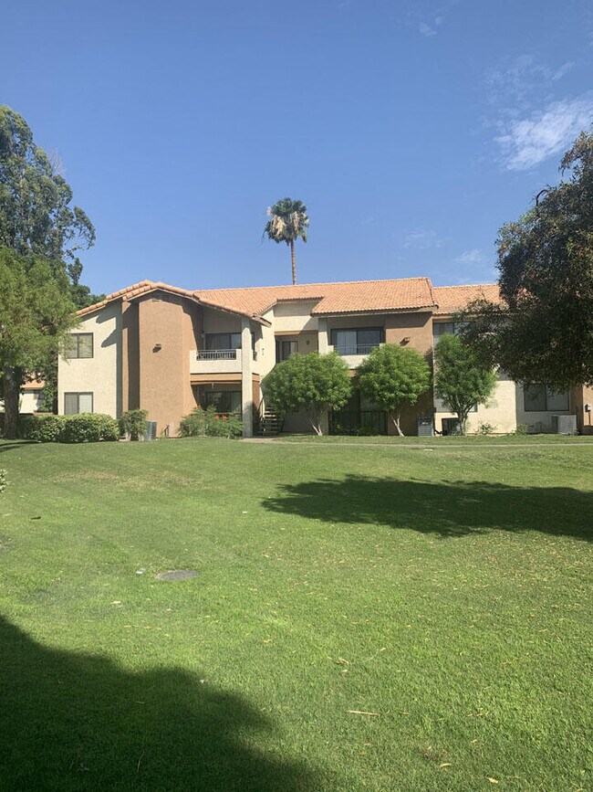Primary Photo - 78650 Ave 42 Ave
