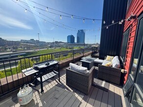 Building Photo - Desirable Union Square Corner Penthouse!