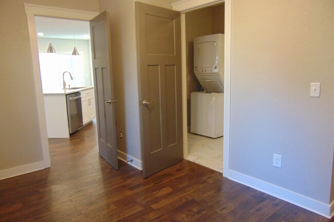 Building Photo - 11803 Sonata Dr