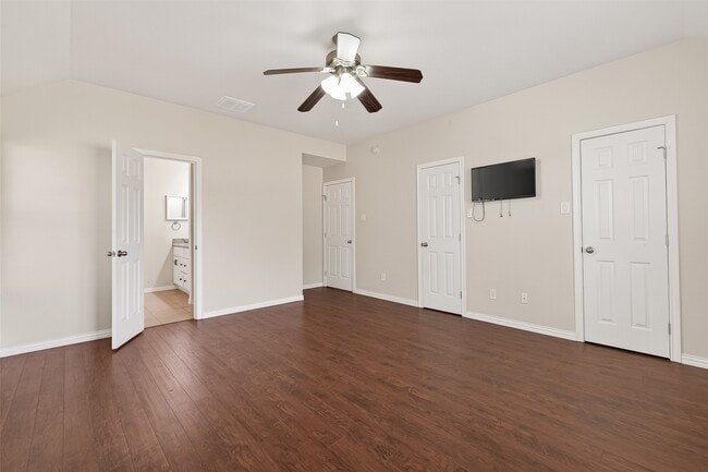 Building Photo - 19106 Mission Manor Ln