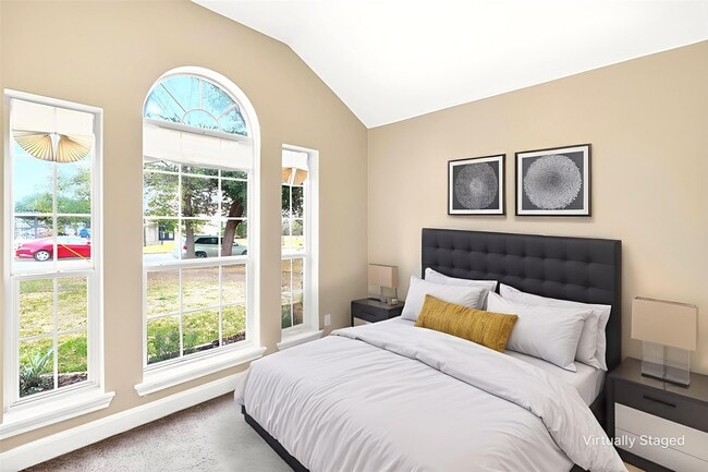 Building Photo - 2230 Howell Ave