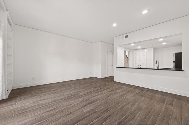 Building Photo - 14707 Barryknoll Ln