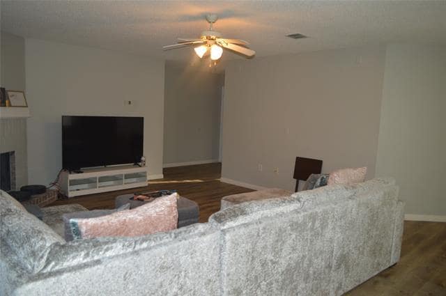 Building Photo - 2712 Lazy Oak Dr