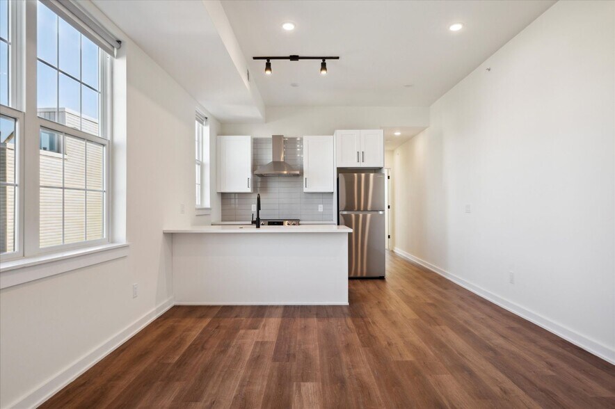 Building Photo - Aston Lofts