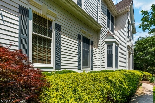 Building Photo - 2 Seminole Rd