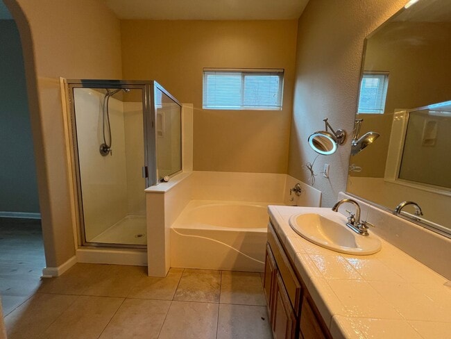 Building Photo - Charming Home Located in the Heart of Folsom