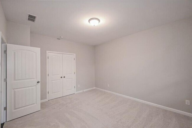 Building Photo - 2501 Ashford Oaks Dr