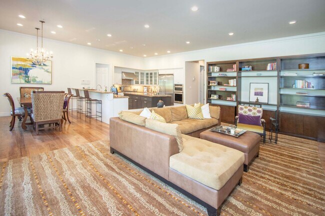 Building Photo - Stunning 4Bed/5bath Home in Kentfield