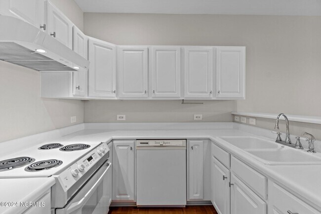 Building Photo - 903 Shelton Ct