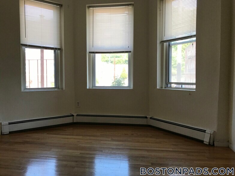 Building Photo - 49 S Huntington Ave