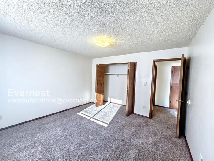 Building Photo - 2617 E Uintah St