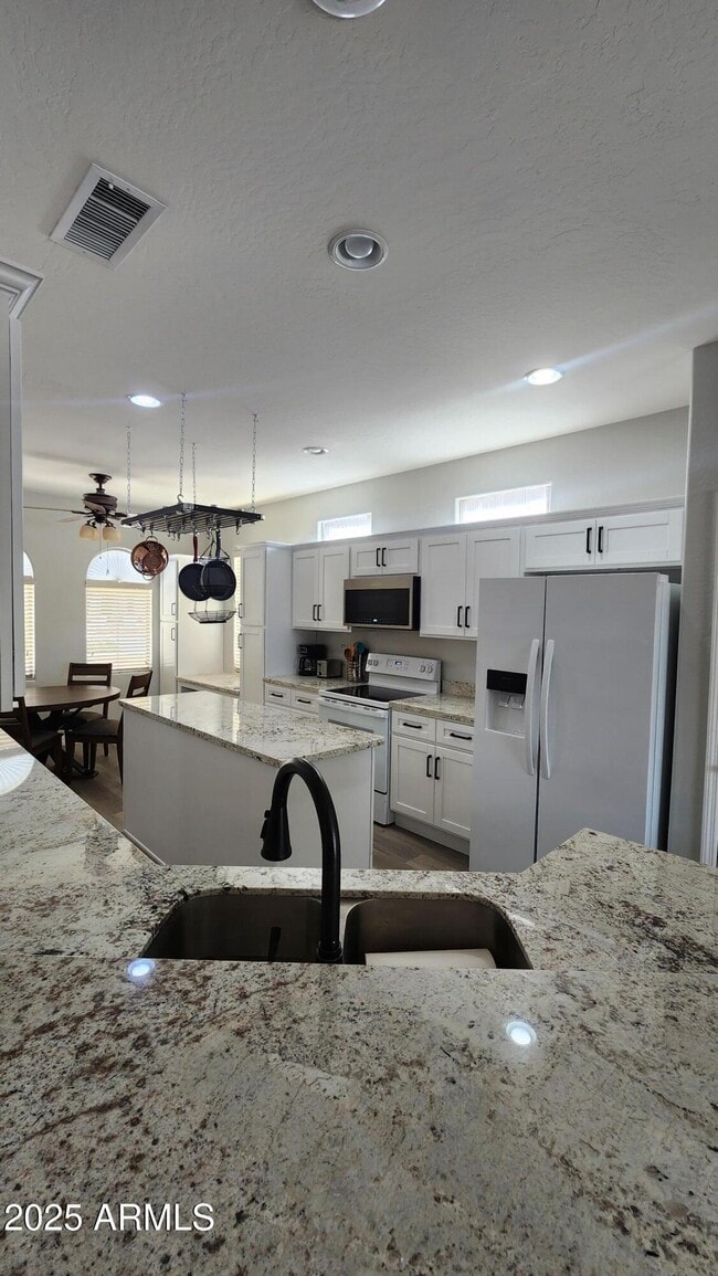 Building Photo - 16414 W Salado Creek Dr