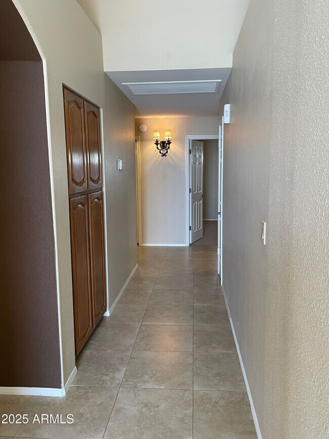 Building Photo - 4137 E Nighthawk Wy