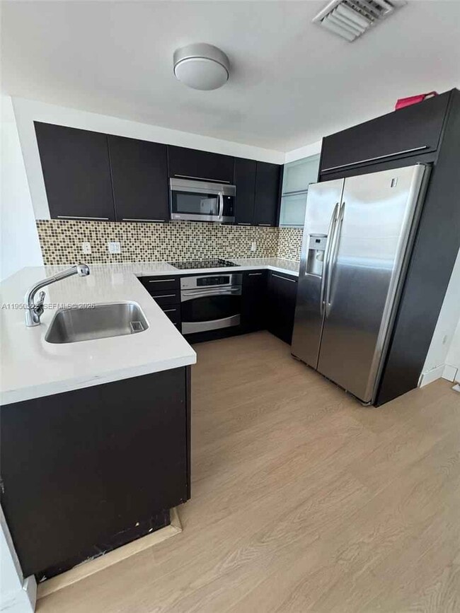 Building Photo - 90 SW 3rd St