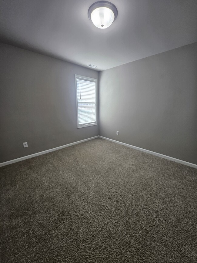 Building Photo - 318 N Landing Dr