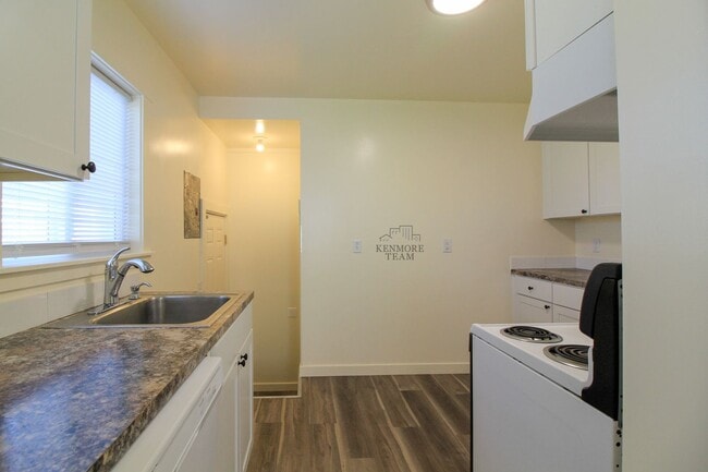 Building Photo - 706 Benham St
