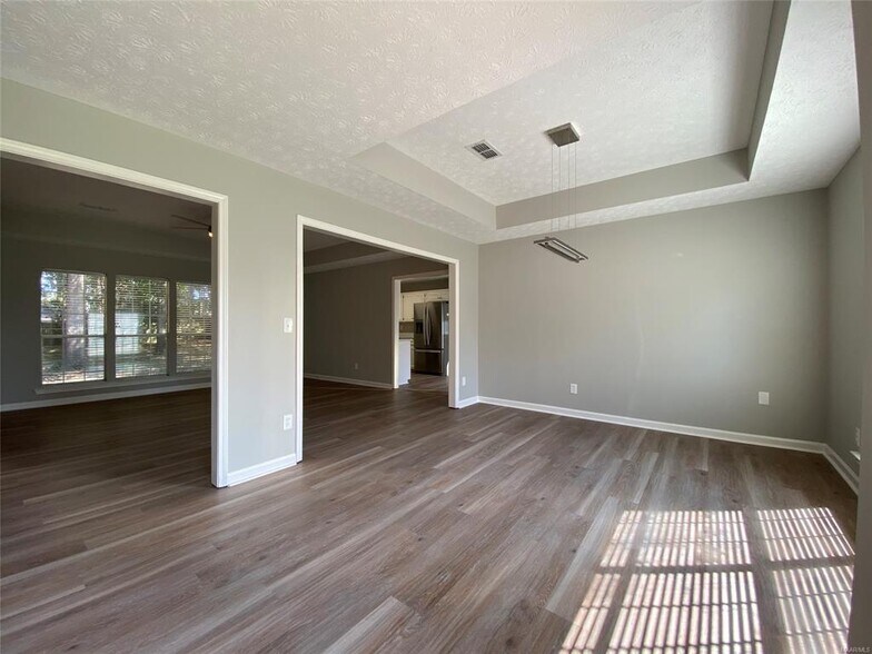 Building Photo - 514 Saddlewood Dr