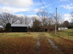 Building Photo - 2 Bedroom Home For Rent Over The River!