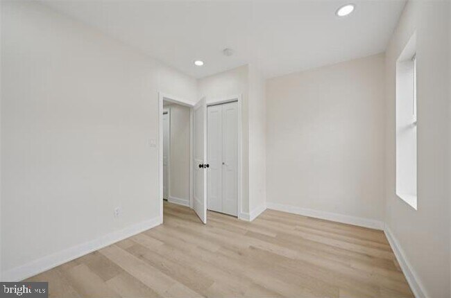 Building Photo - 1819 N Judson St