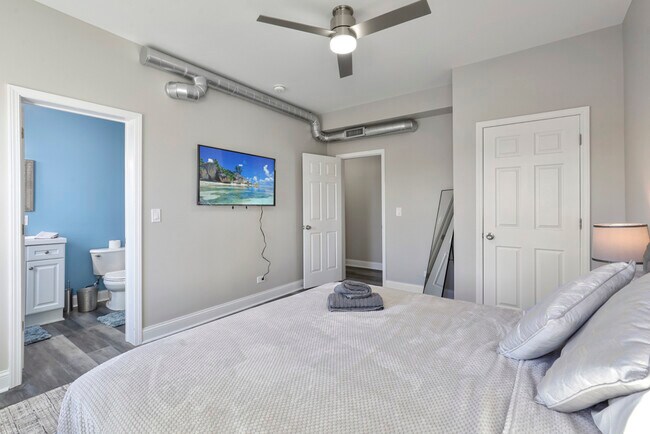 Building Photo - 1111 Bonnie Brae Pl