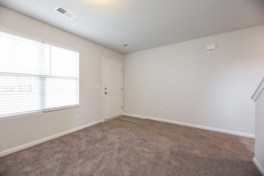 Building Photo - 346 Elevation Ct