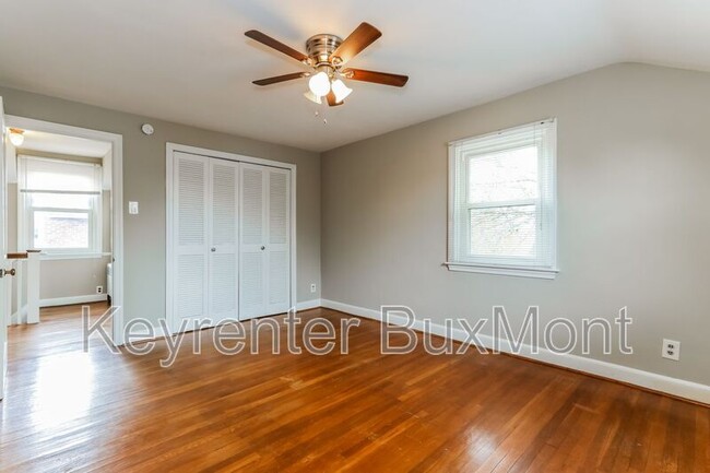 Building Photo - 2032 Jenkintown Rd
