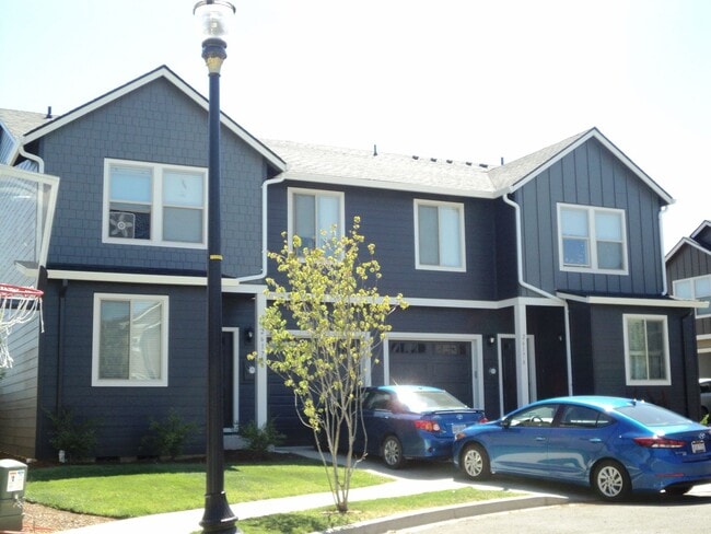 Building Photo - Woodridge - 2617A &amp; B