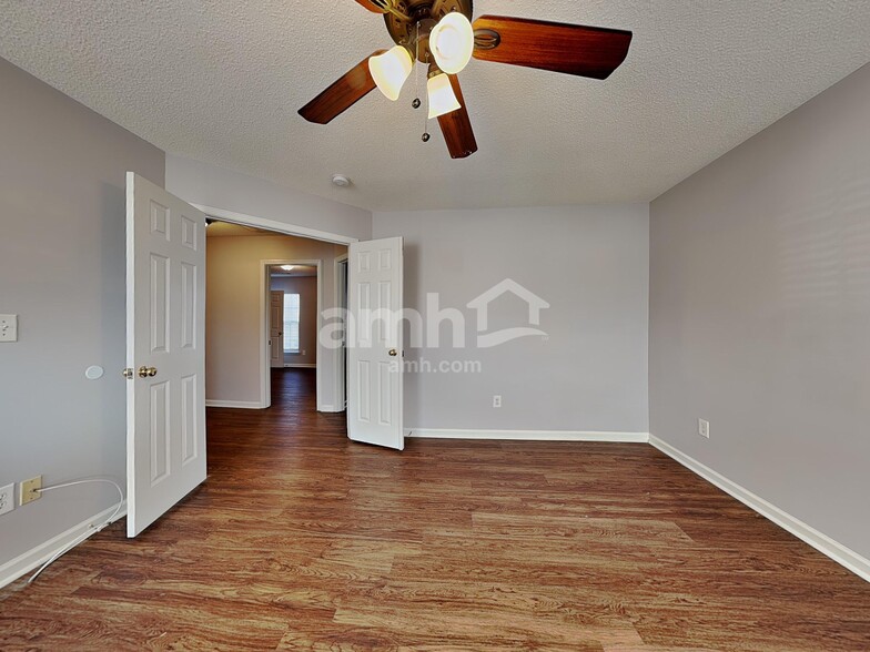 Building Photo - 1333 Harland St