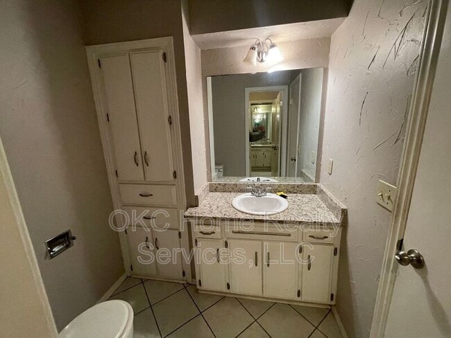 Building Photo - 3603 Willow Springs Dr