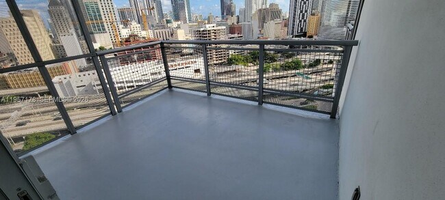 Building Photo - 350 S Miami Ave