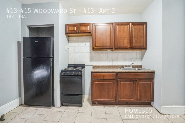 Building Photo - 413-415 Woodward St-413- Apt 2