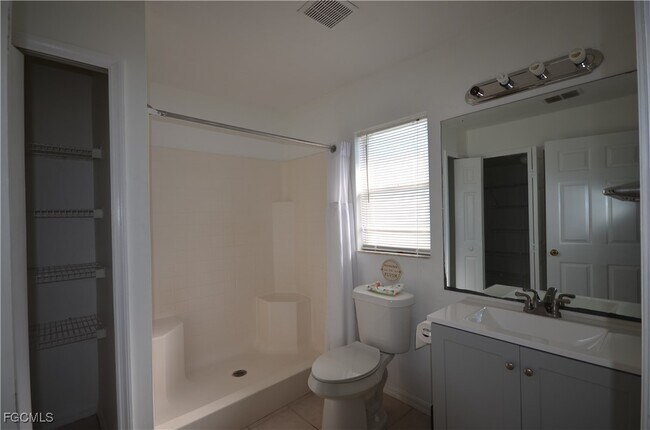 Building Photo - 1126 NW 2nd Ave