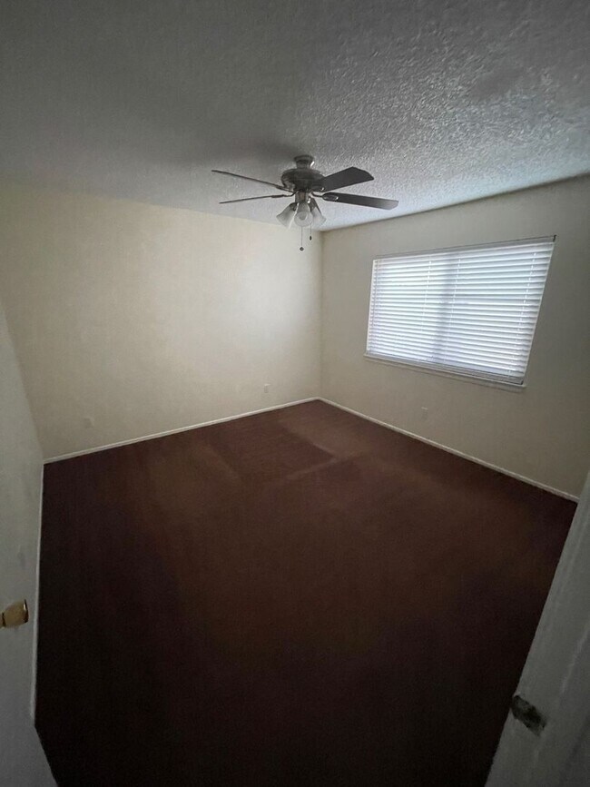 Building Photo - 12719 Navajo Pl