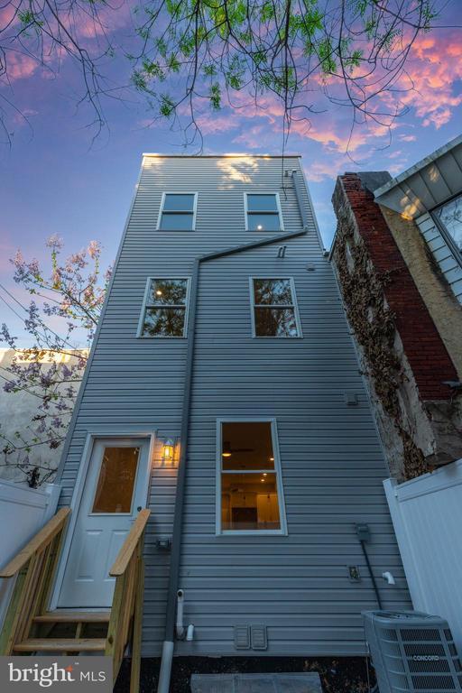 Building Photo - 2040 N 19th St
