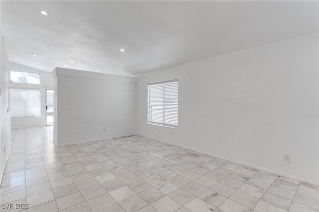 Building Photo - 52 Tanglewood Dr