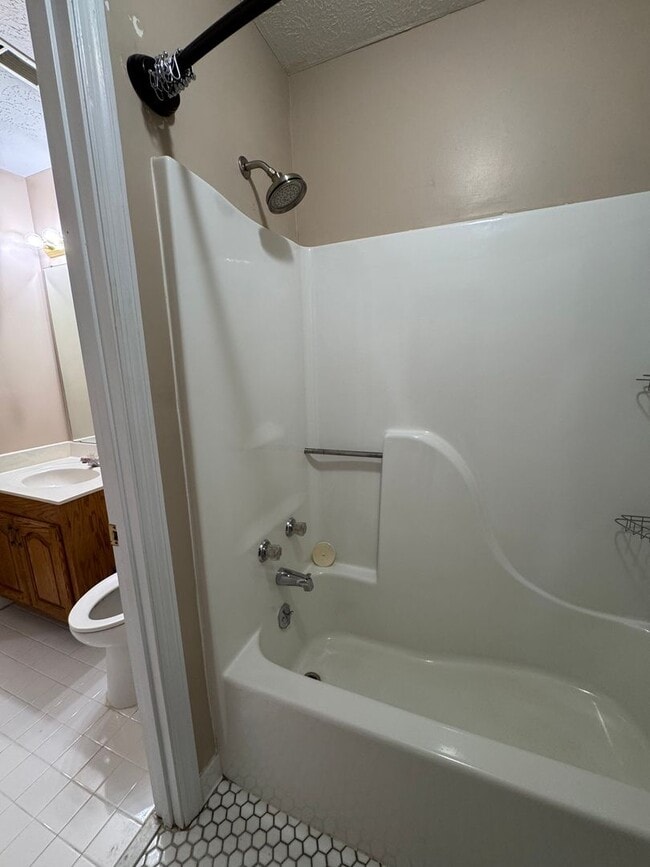 Building Photo - Updated 2/1.5 Duplex in Armuchee- $1,295