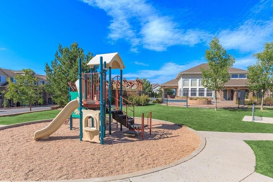 Building Photo - 452 Black Feather Loop