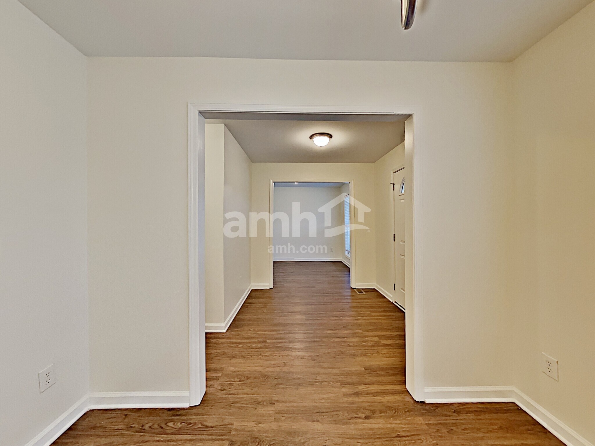 Building Photo - 204 Bates Ct